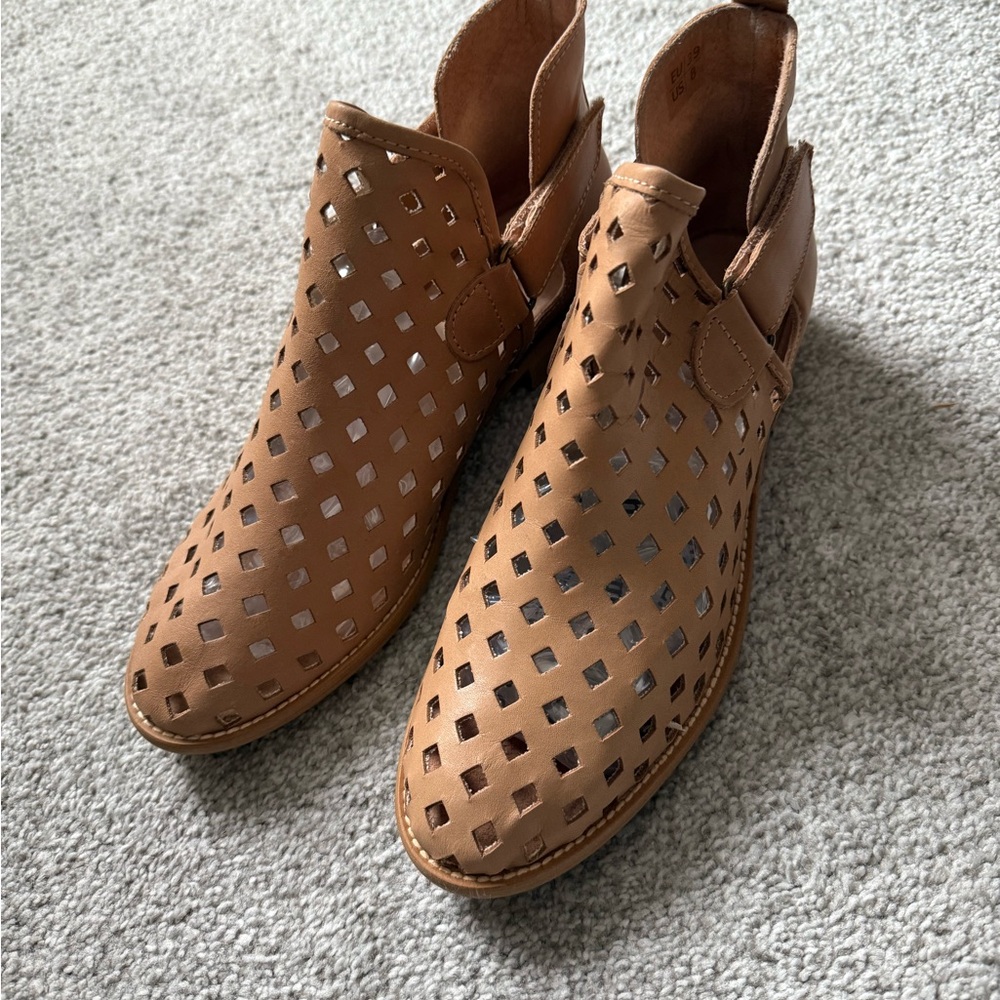 Musse & Cloud Tan Leather Ankle Boot sz 39 (8)